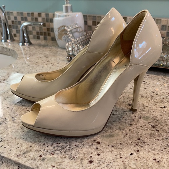 Guess by Marciano Heals - Picture 2 of 4